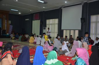 Keluarga Besar Badan Perencanaan Pembangunaan Daerah (Bappeda) Kabupaten Pelalawan menggelar acara buka puasa bersama