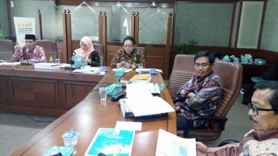 Bersama Wakil Bupati, Kepala Bappeda sampaikan ekpose Pembangunan  Kabupaten Pelalawan kepada tim Penilaian Anugrah IPTEK 2017 di Kemenristek Dikti Jakarta